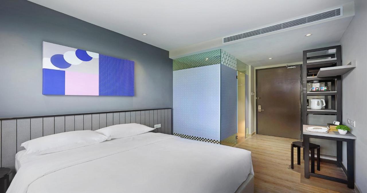 Studio Queen,1297965910:JPEG